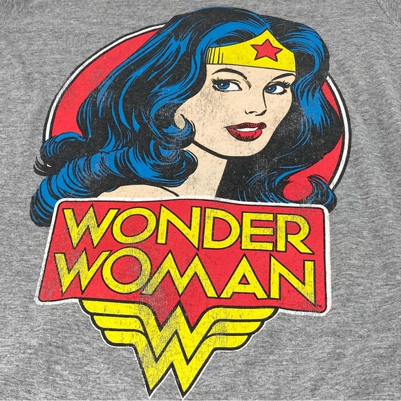 DC Comics Wonder Woman Ladies Gray T-Shirt Size M - Picture 6 of 13
